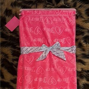NWT juicy couture pink embossed oversized throw blankef